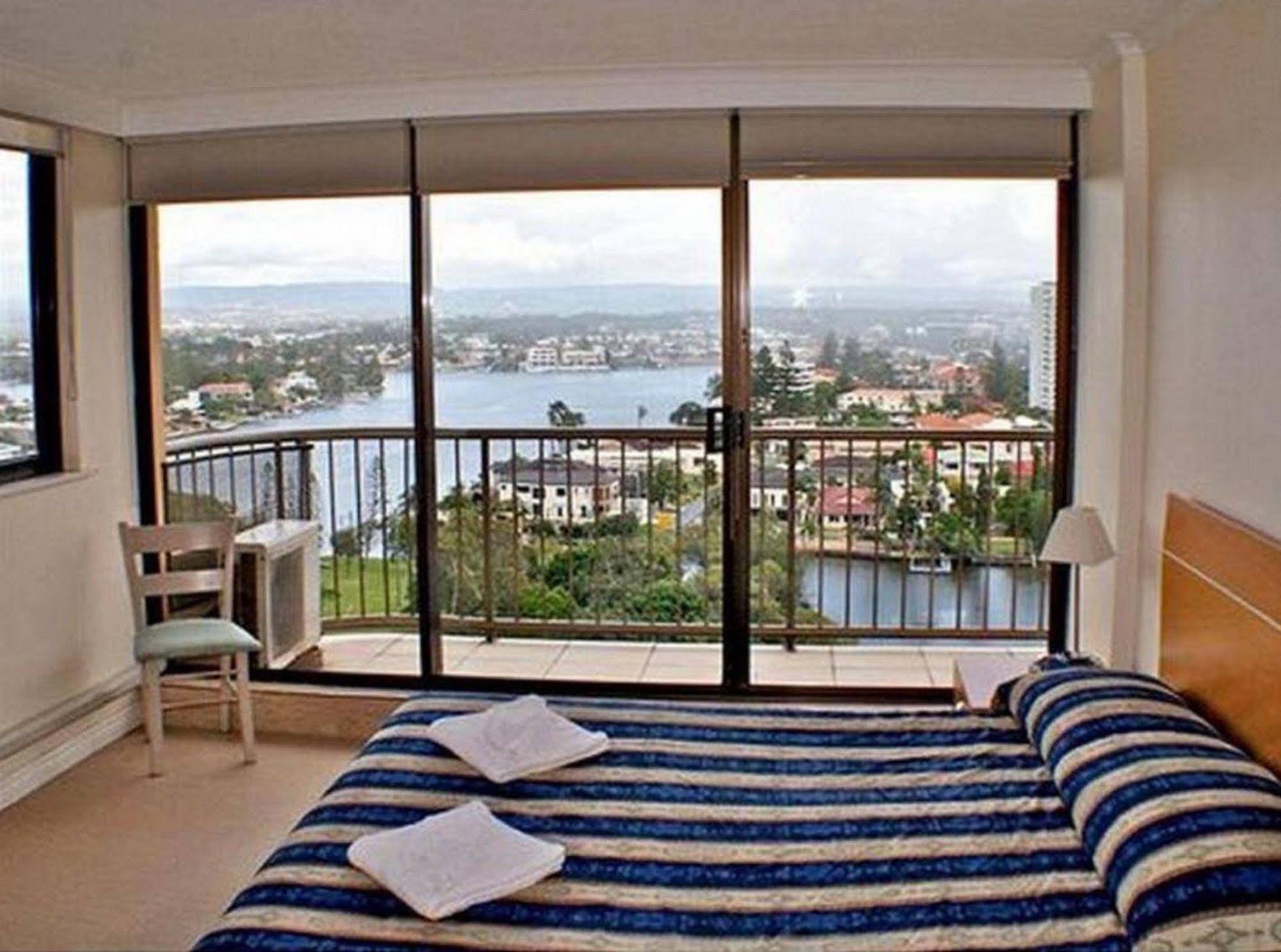 Anacapri Holiday Resort Apartments Surfers Paradise Exterior photo